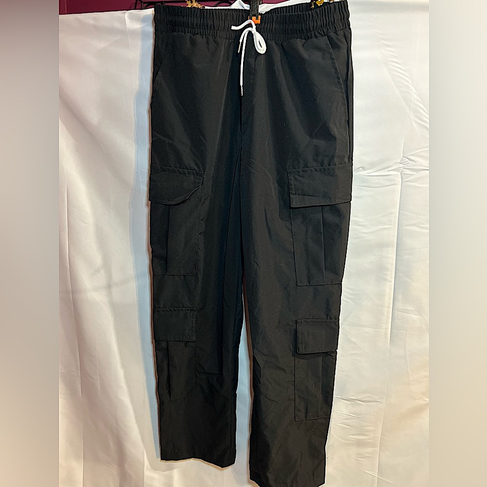 Women’s y2k ,black wind breaker pants, size L, never worn